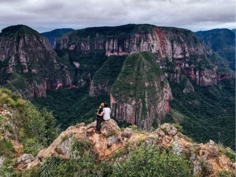 REFUGIO VOLCANES + SAMAIPATA + BOSQUE DE HELECHOS